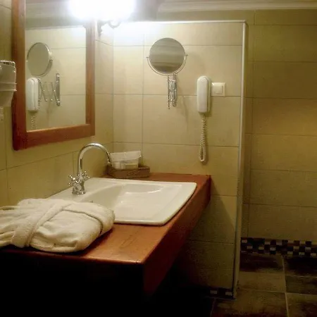 Maris Hotel